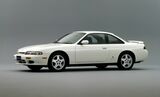 中には新車価格の2倍を超える価格で取引されるクルマも（写真：日産自動車）