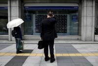 日経平均3日続落､東証2部指数は6日続伸 値がさ株は軟調でも､中小型株は堅調