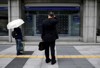 日経平均3日続落､東証2部指数は6日続伸