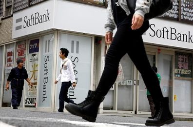 Temasek, GIC Buy $1 billion in Alibaba Stock in SoftBank Sale