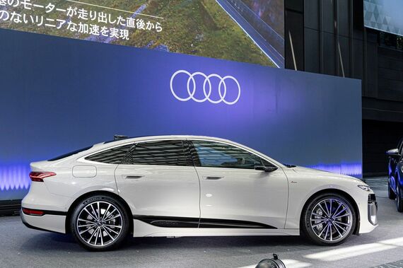 A6 Sportback e-tron のサイドシルエット