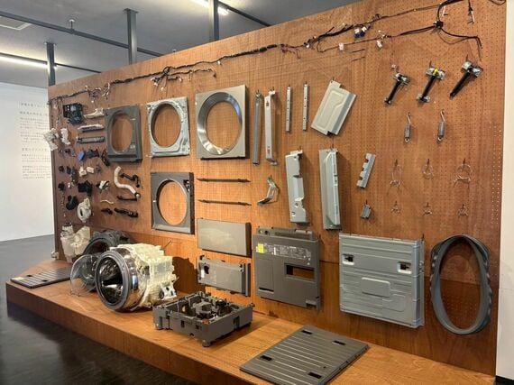 分解展示(写真:筆者撮影)