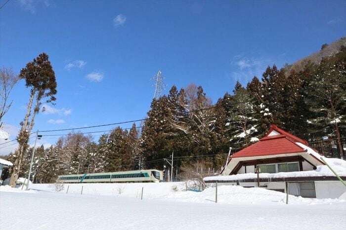 大雪が明けた快晴の中を走る「リバティ」