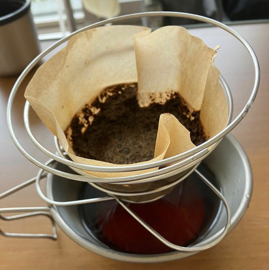 ドリップでコーヒーを淹れ、ひと息ついた（筆者撮影）